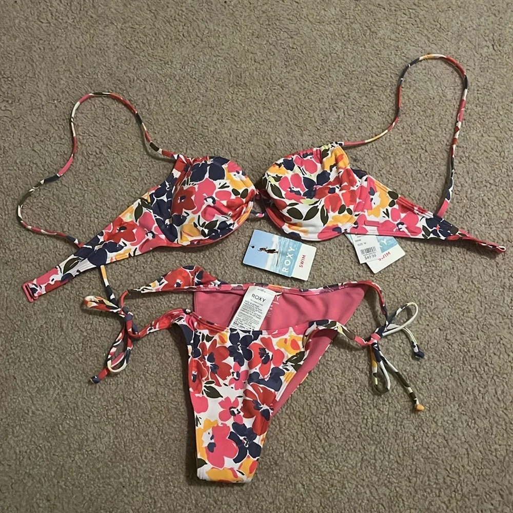New with Tags Roxy Bikini - Picture 1 of 6